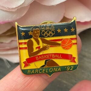 USA Barcelona 1992 Olympics Basketball Vintage Lapel Pin